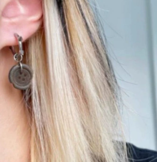 Boucles d’Oreilles Boutons Effet Brûlé
