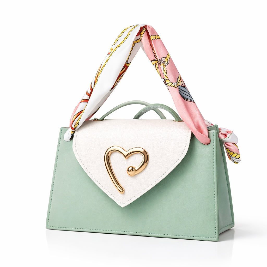 Mini Sac Signature Cœur – Élégance Moderne