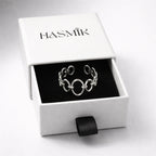 Bague Ajustable Argentée – Cercles Entrelacés