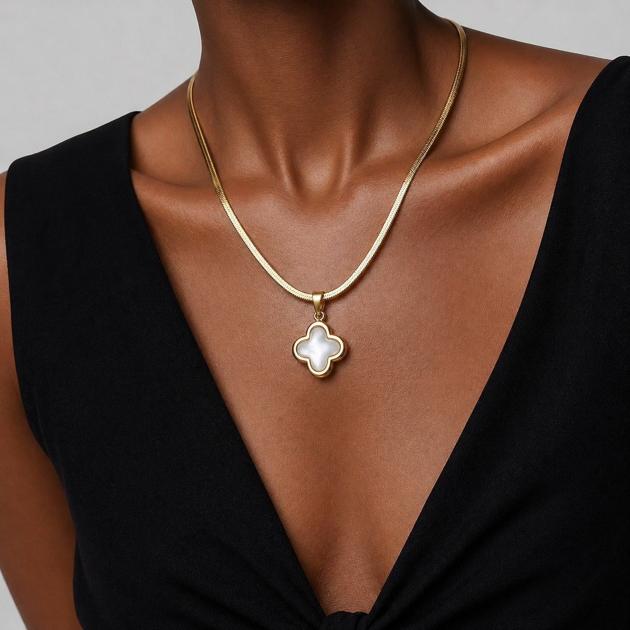 Collier Trèfle Nacre Doré