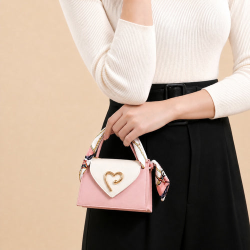 Mini Sac Signature Cœur – Élégance Moderne